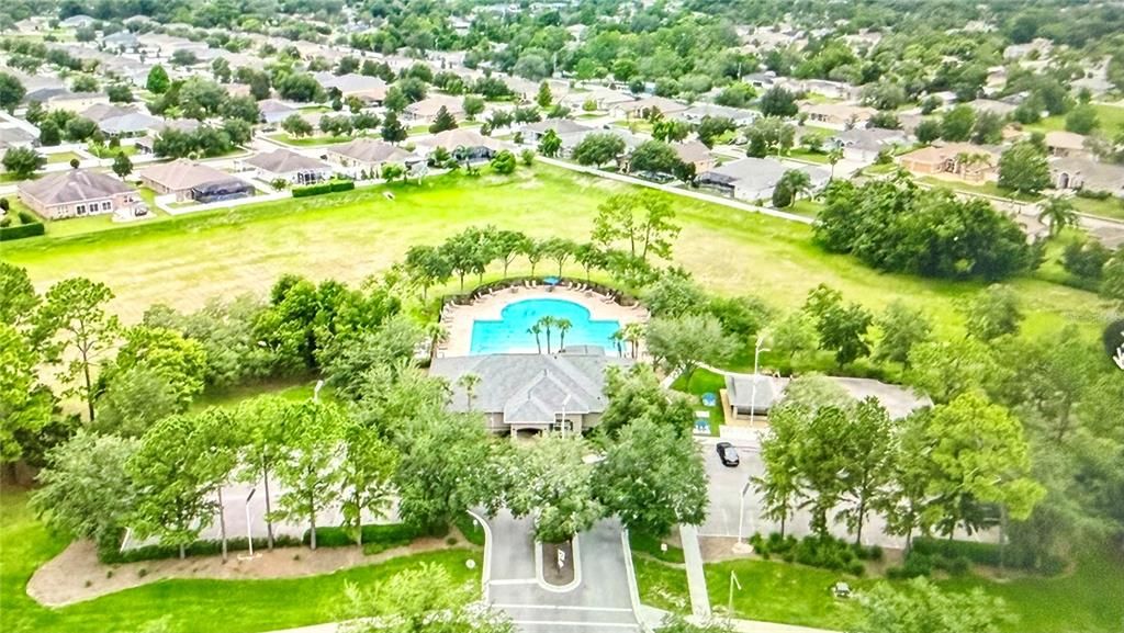 En Venta: $329,500 (4 camas, 2 baños, 1939 Pies cuadrados)