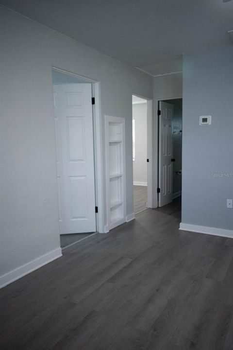 For Sale: $300,000 (3 beds, 1 baths, 990 Square Feet)