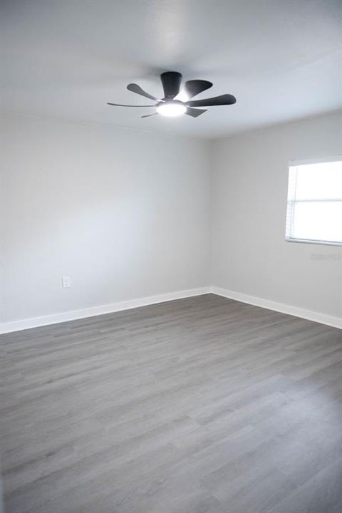For Sale: $300,000 (3 beds, 1 baths, 990 Square Feet)