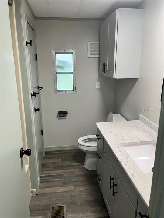 For Sale: $154,900 (2 beds, 2 baths, 1176 Square Feet)