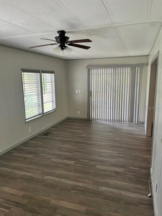 For Sale: $154,900 (2 beds, 2 baths, 1176 Square Feet)