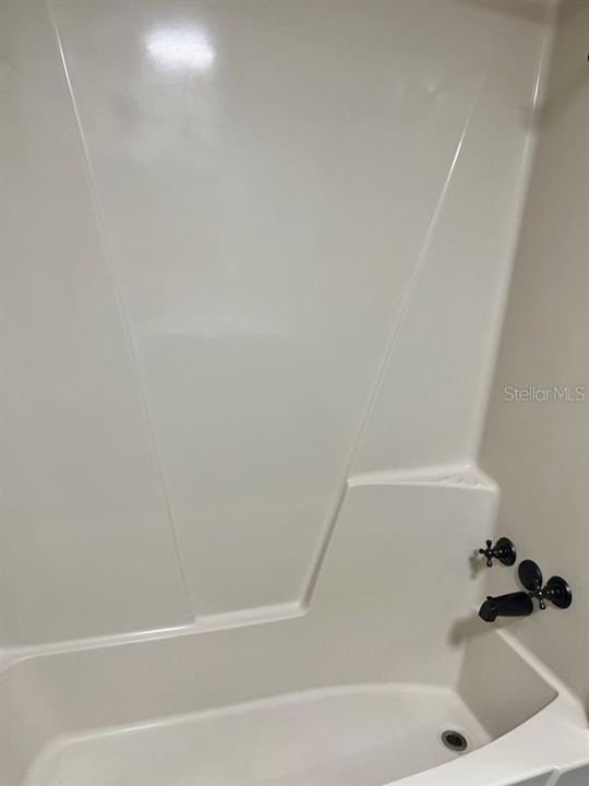 For Sale: $154,900 (2 beds, 2 baths, 1176 Square Feet)