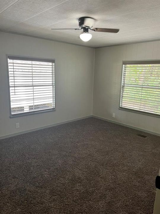 For Sale: $154,900 (2 beds, 2 baths, 1176 Square Feet)