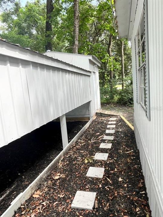 For Sale: $154,900 (2 beds, 2 baths, 1176 Square Feet)