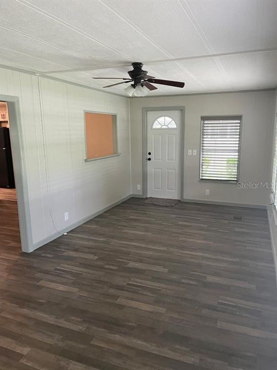 For Sale: $154,900 (2 beds, 2 baths, 1176 Square Feet)