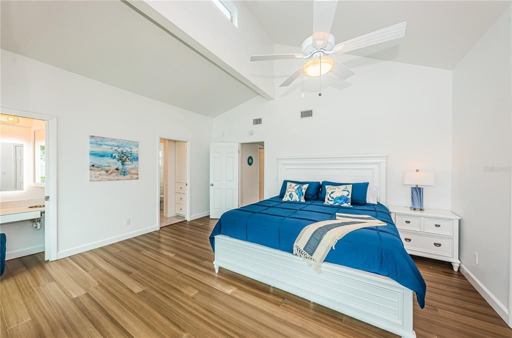 For Rent: $13,000 (3 beds, 3 baths, 3472 Square Feet)