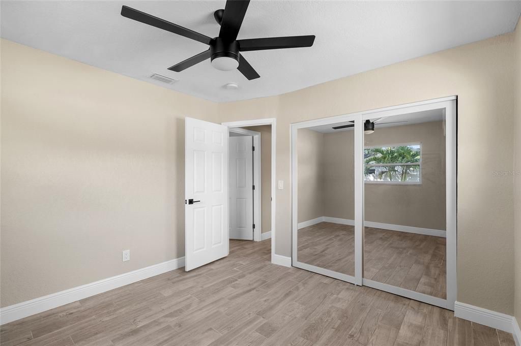 For Sale: $379,000 (3 beds, 2 baths, 1373 Square Feet)