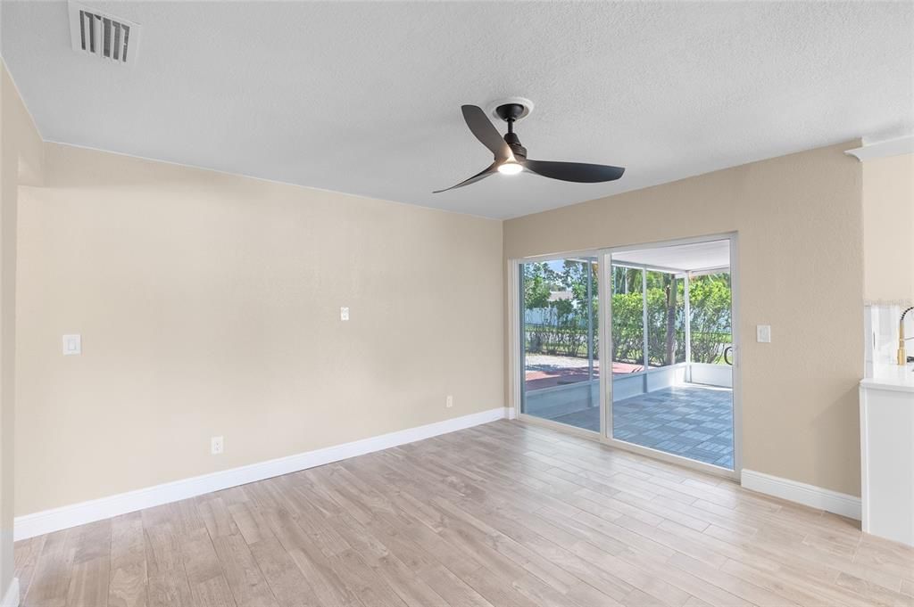 For Sale: $379,000 (3 beds, 2 baths, 1373 Square Feet)