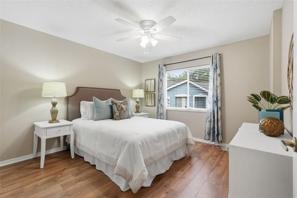 Active With Contract: $170,000 (2 beds, 2 baths, 1260 Square Feet)