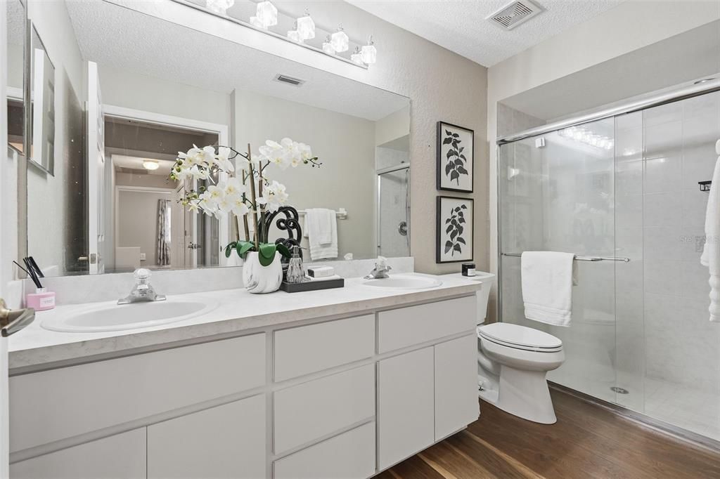 Active With Contract: $170,000 (2 beds, 2 baths, 1260 Square Feet)