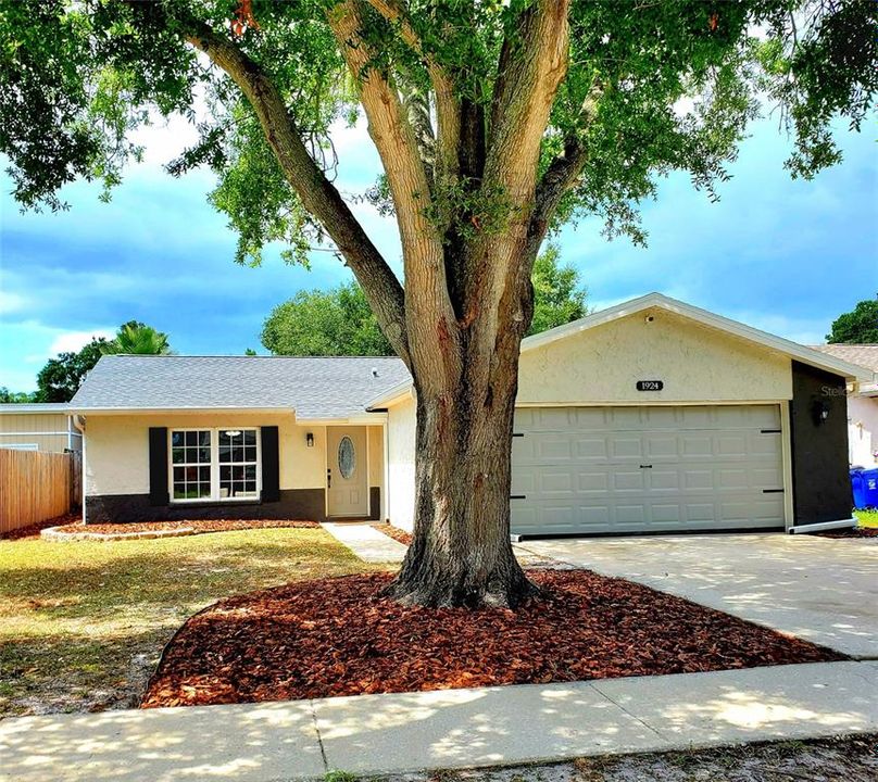 For Sale: $359,900 (3 beds, 2 baths, 1269 Square Feet)