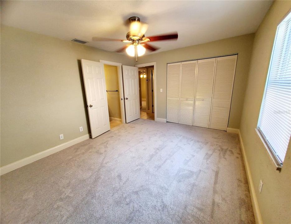 For Sale: $359,900 (3 beds, 2 baths, 1269 Square Feet)