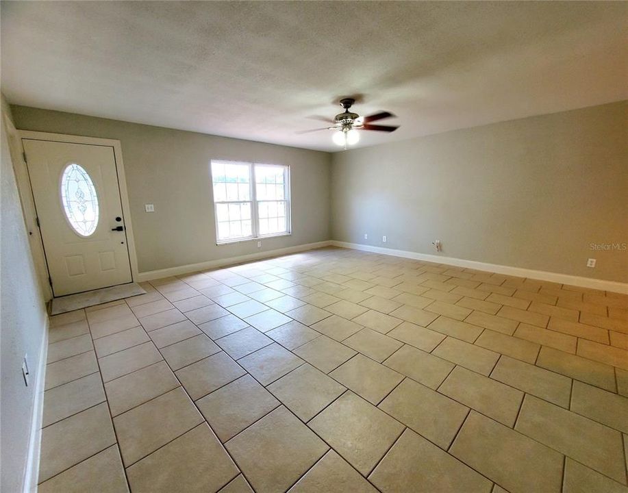 For Sale: $359,900 (3 beds, 2 baths, 1269 Square Feet)