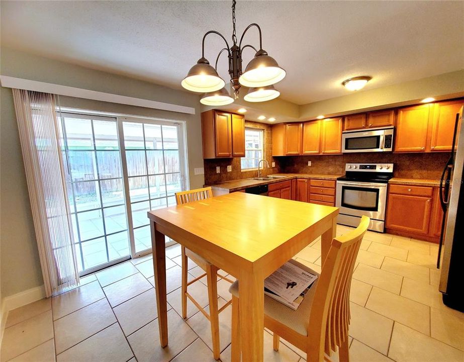 For Sale: $359,900 (3 beds, 2 baths, 1269 Square Feet)