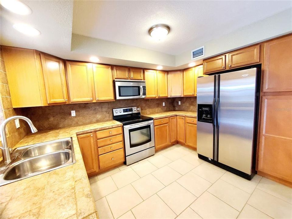 For Sale: $359,900 (3 beds, 2 baths, 1269 Square Feet)