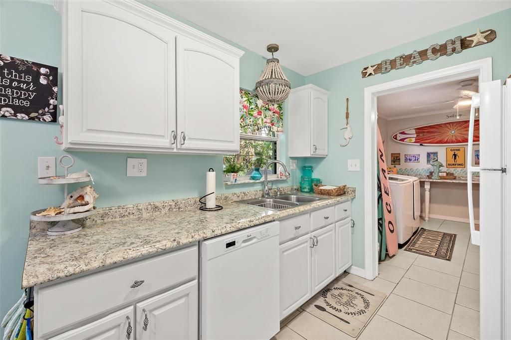 For Sale: $275,000 (3 beds, 2 baths, 1050 Square Feet)