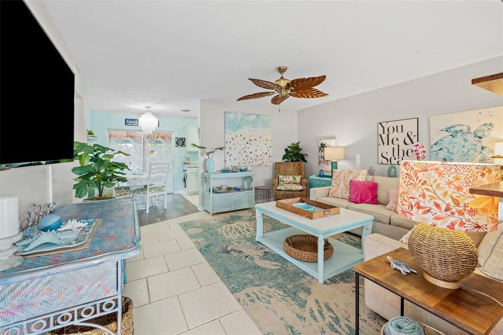 For Sale: $275,000 (3 beds, 2 baths, 1050 Square Feet)