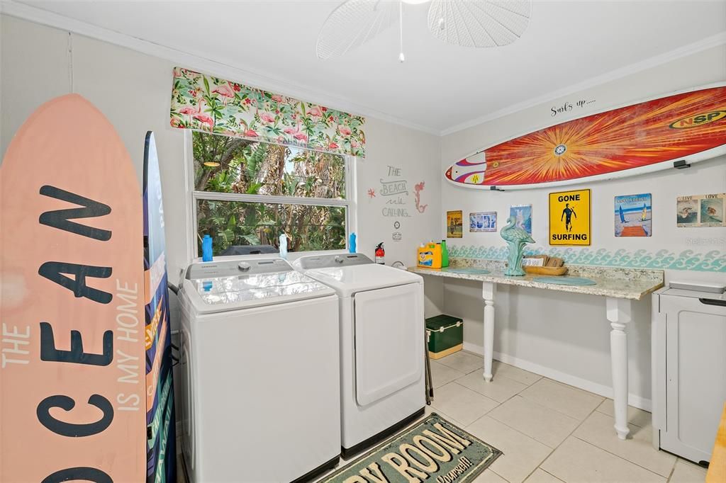 For Sale: $275,000 (3 beds, 2 baths, 1050 Square Feet)