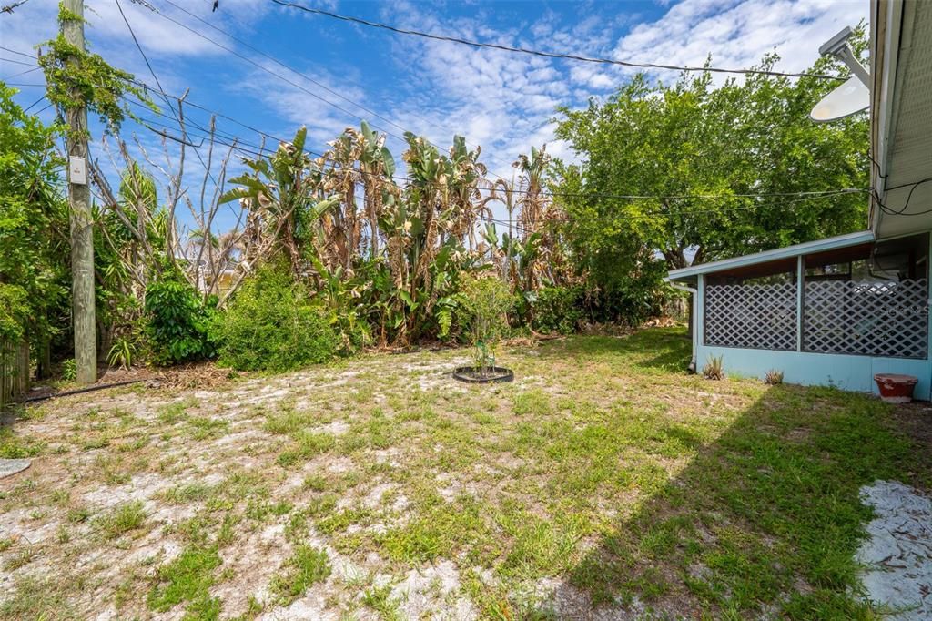 For Sale: $275,000 (3 beds, 2 baths, 1050 Square Feet)