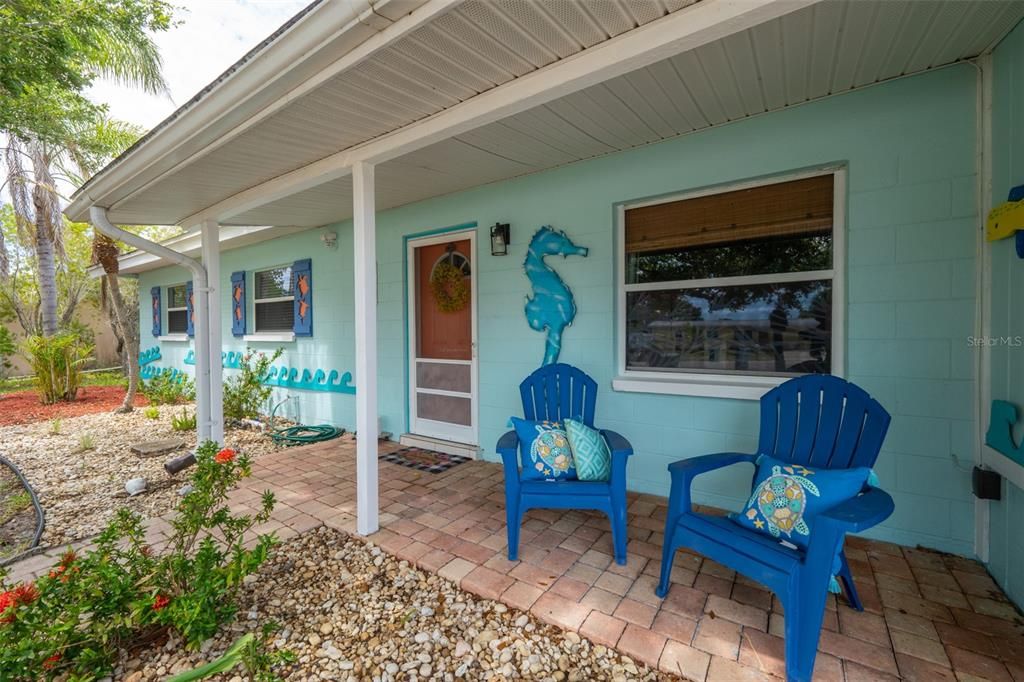 For Sale: $275,000 (3 beds, 2 baths, 1050 Square Feet)