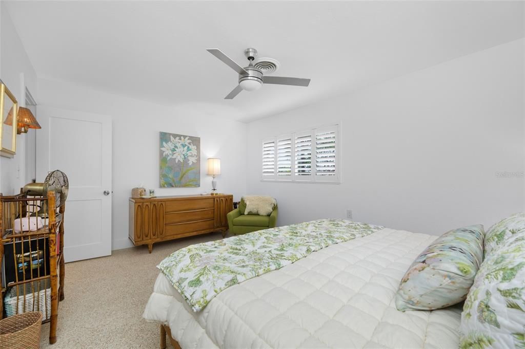 For Sale: $1,295,000 (2 beds, 2 baths, 1686 Square Feet)