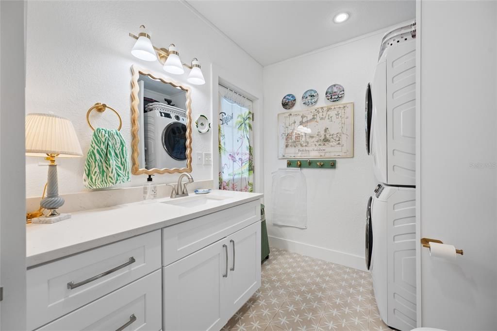 For Sale: $1,295,000 (2 beds, 2 baths, 1686 Square Feet)