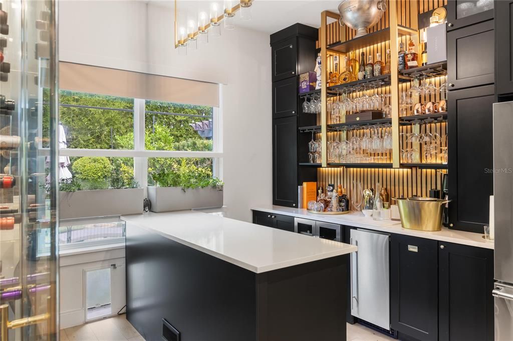 For Sale: $1,945,000 (4 beds, 3 baths, 4188 Square Feet)