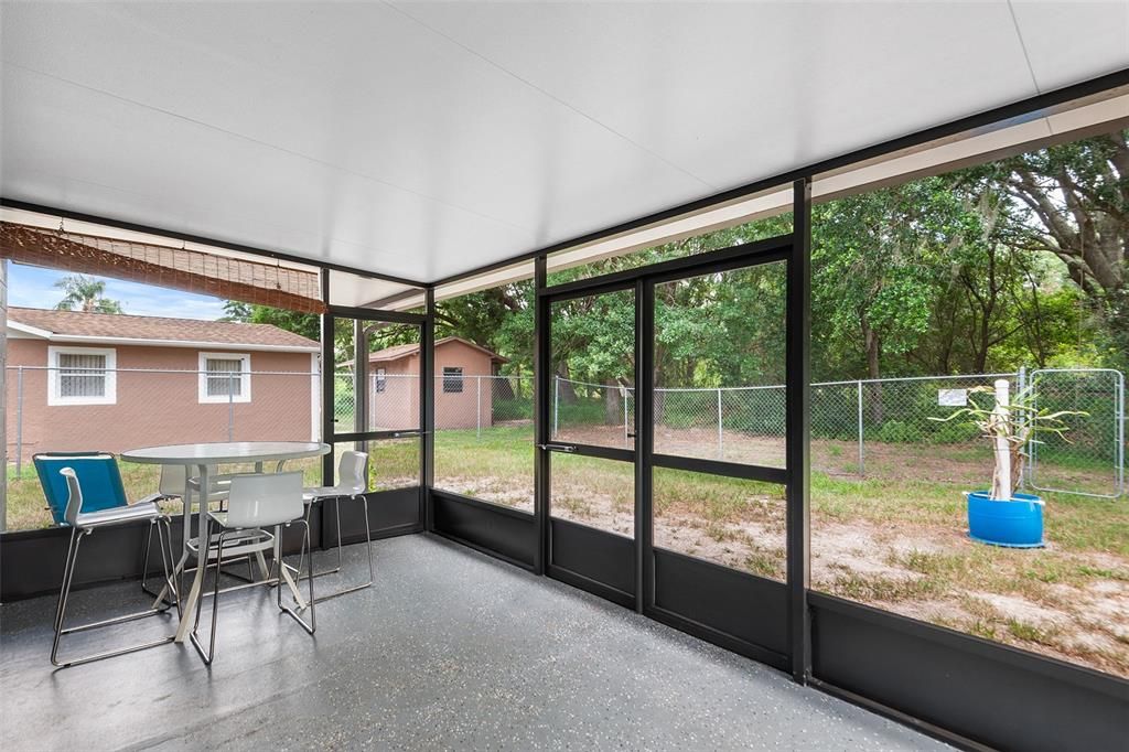 En Venta: $370,000 (4 camas, 2 baños, 2144 Pies cuadrados)