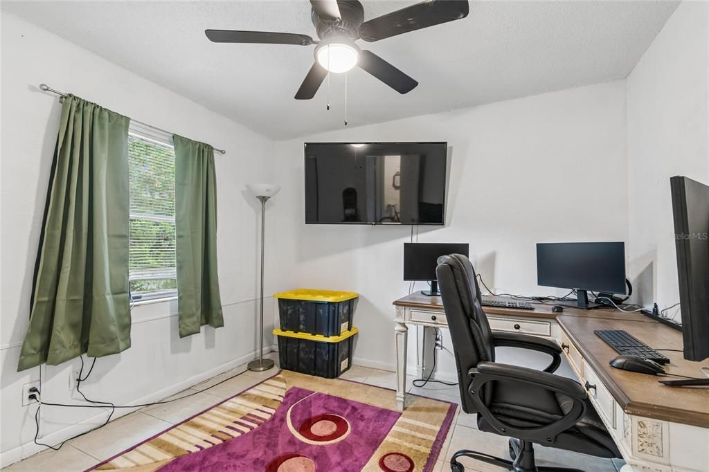 For Rent: $3,000 (4 beds, 2 baths, 1235 Square Feet)