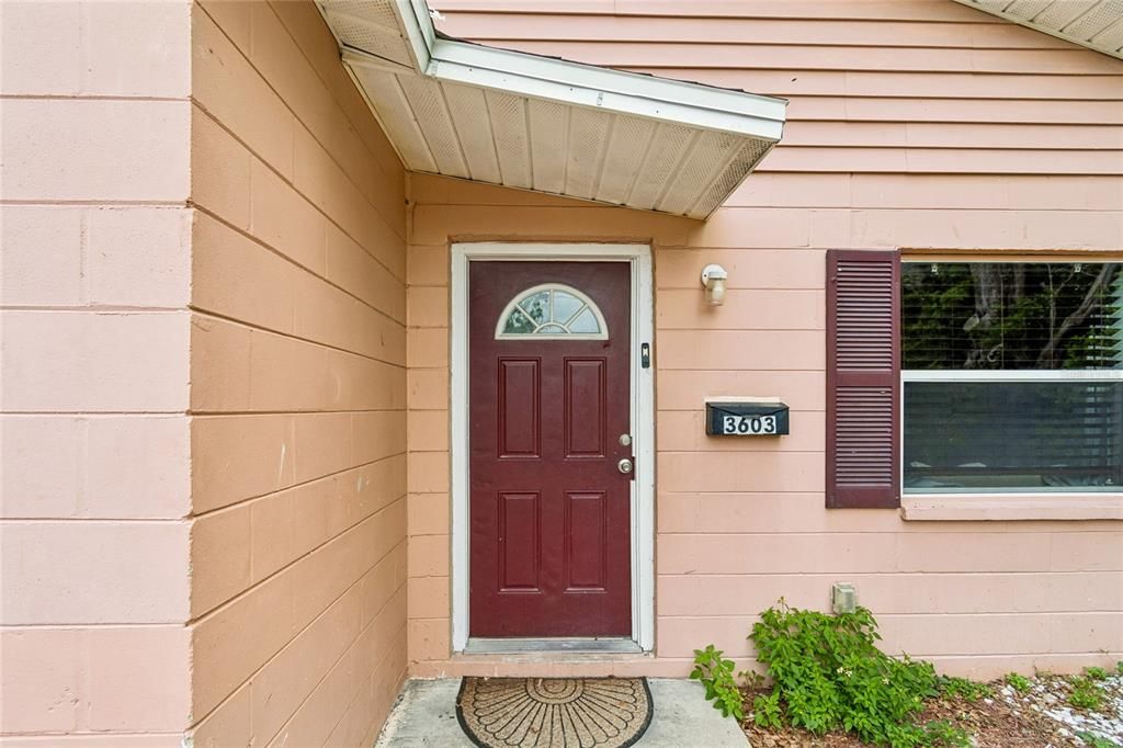 For Rent: $3,000 (4 beds, 2 baths, 1235 Square Feet)