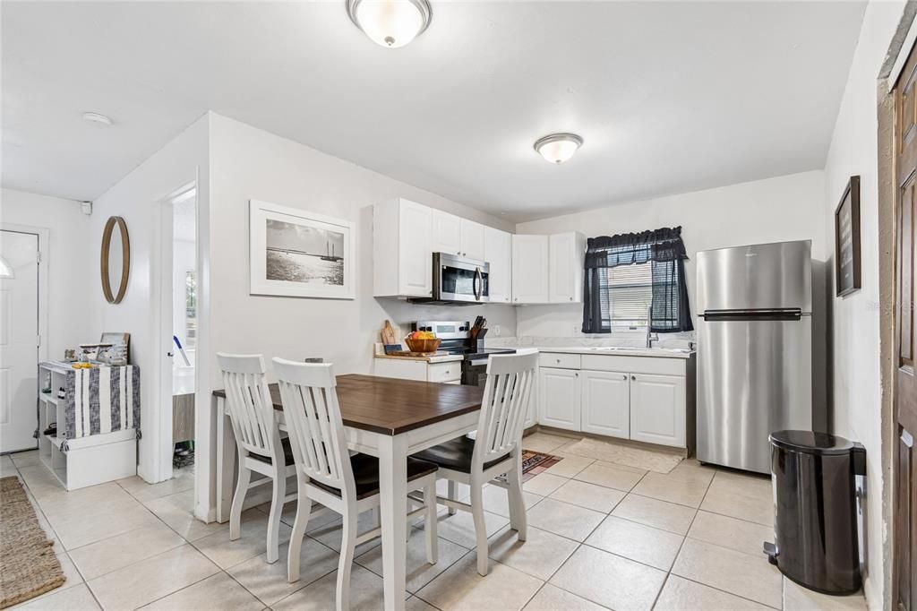 For Rent: $3,000 (4 beds, 2 baths, 1235 Square Feet)