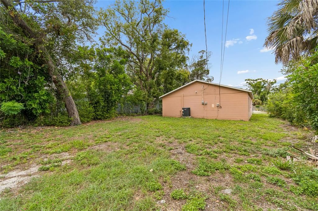 For Rent: $3,000 (4 beds, 2 baths, 1235 Square Feet)