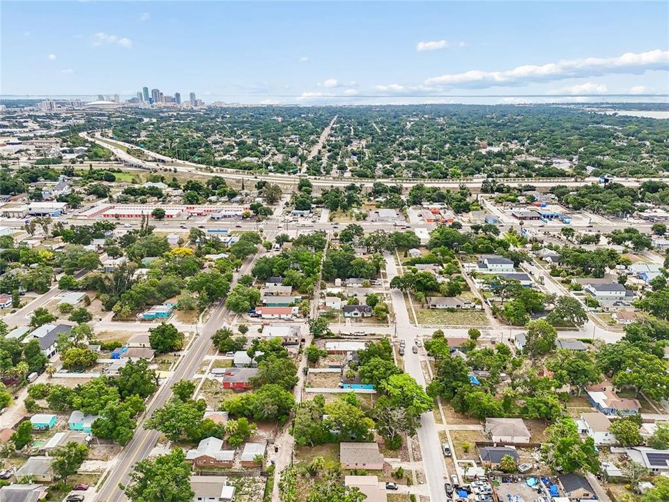 For Rent: $3,000 (4 beds, 2 baths, 1235 Square Feet)
