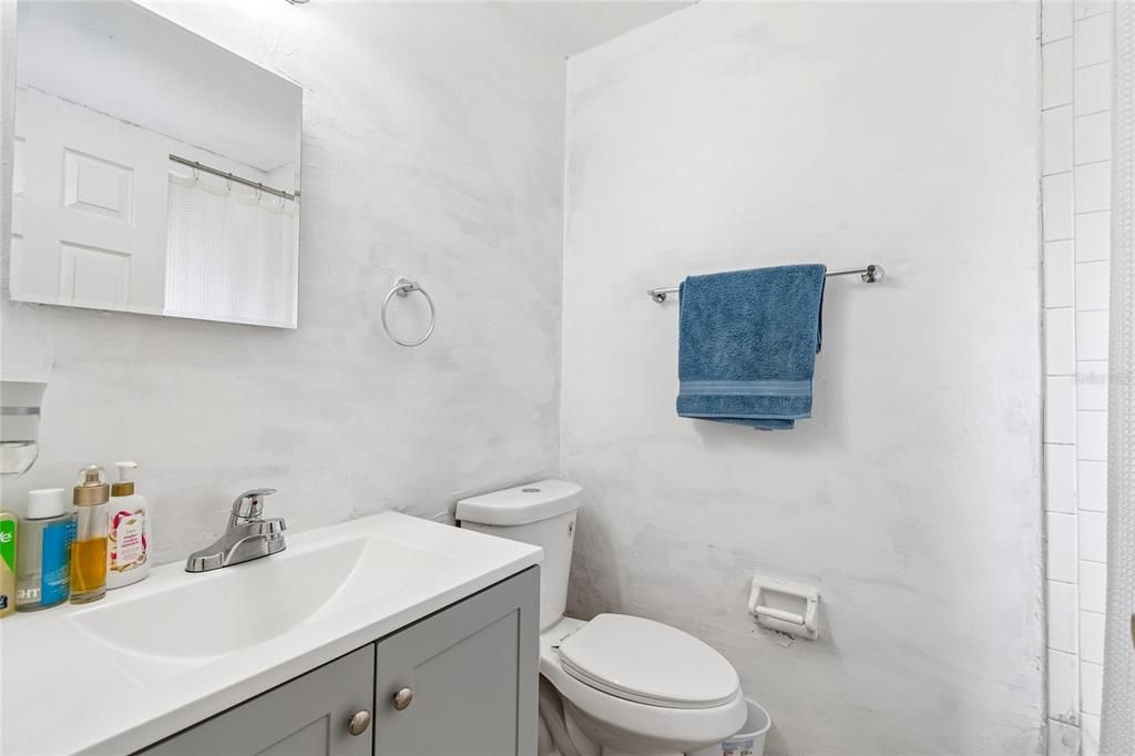 For Rent: $3,000 (4 beds, 2 baths, 1235 Square Feet)