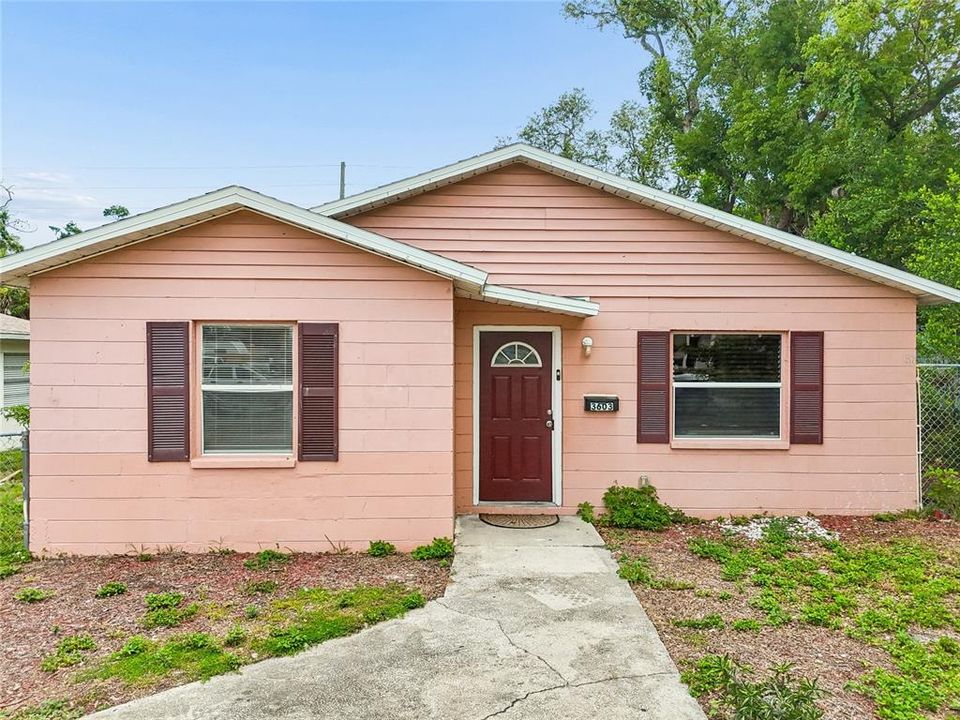 For Rent: $3,000 (4 beds, 2 baths, 1235 Square Feet)