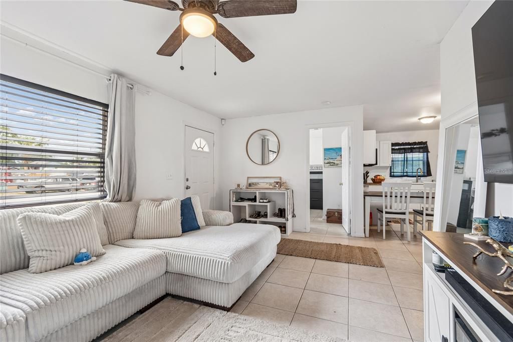 For Rent: $3,000 (4 beds, 2 baths, 1235 Square Feet)