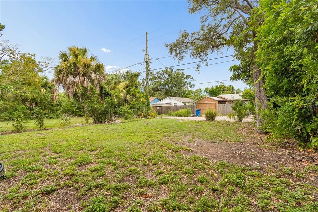 For Rent: $3,000 (4 beds, 2 baths, 1235 Square Feet)