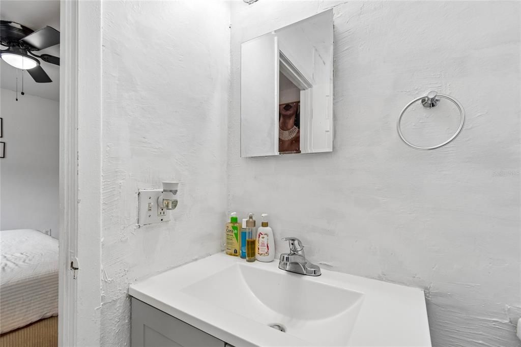 For Rent: $3,000 (4 beds, 2 baths, 1235 Square Feet)