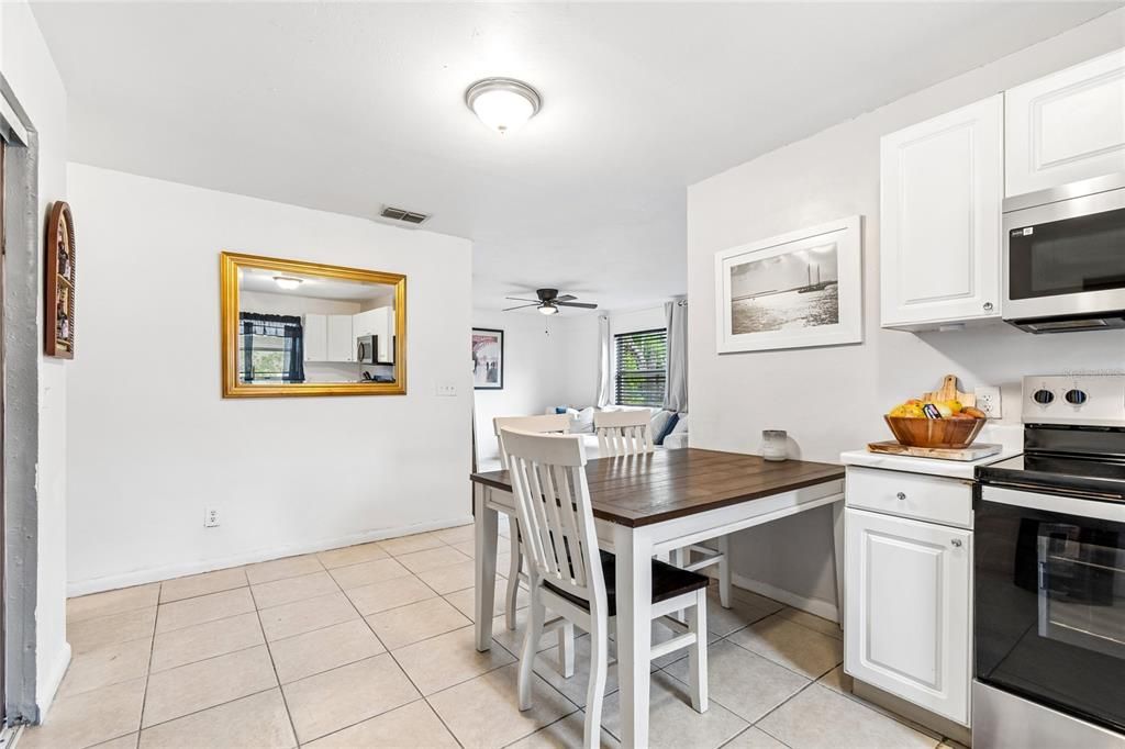 For Rent: $3,000 (4 beds, 2 baths, 1235 Square Feet)