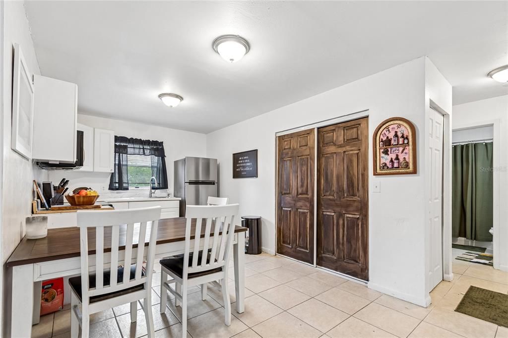 For Rent: $3,000 (4 beds, 2 baths, 1235 Square Feet)