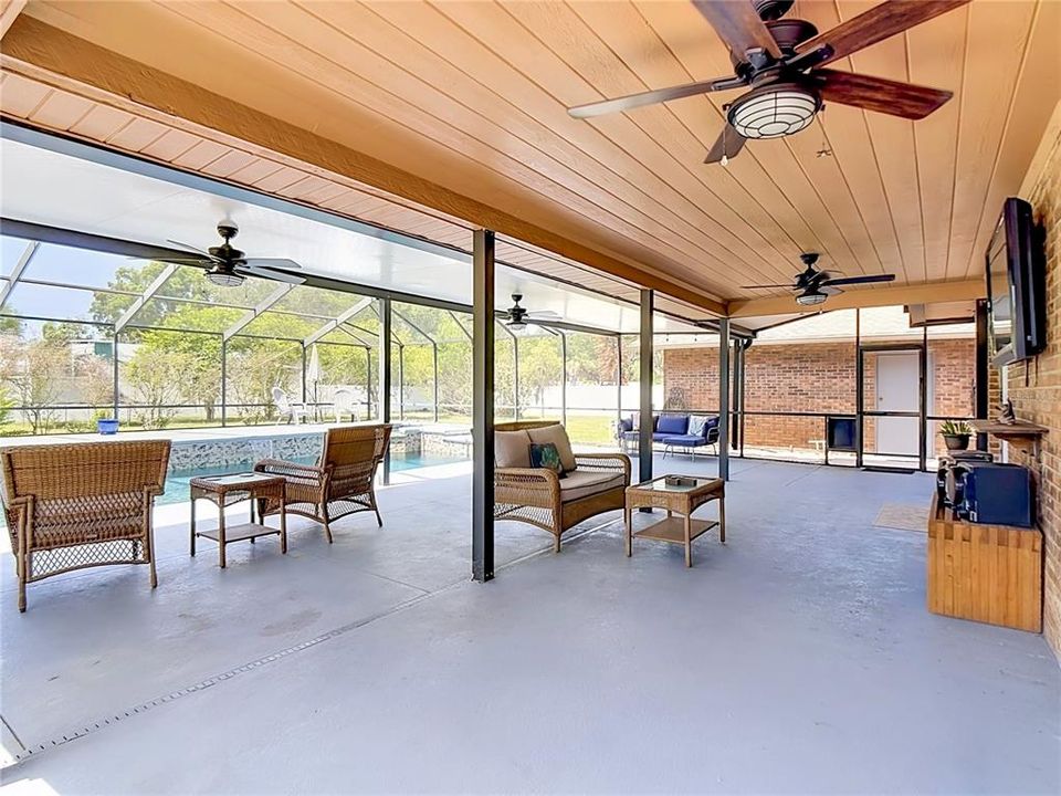 For Sale: $625,000 (4 beds, 3 baths, 2473 Square Feet)