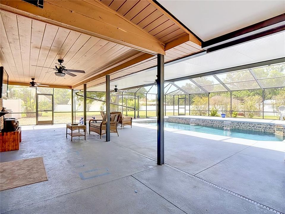 For Sale: $625,000 (4 beds, 3 baths, 2473 Square Feet)