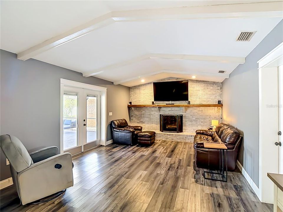 For Sale: $625,000 (4 beds, 3 baths, 2473 Square Feet)