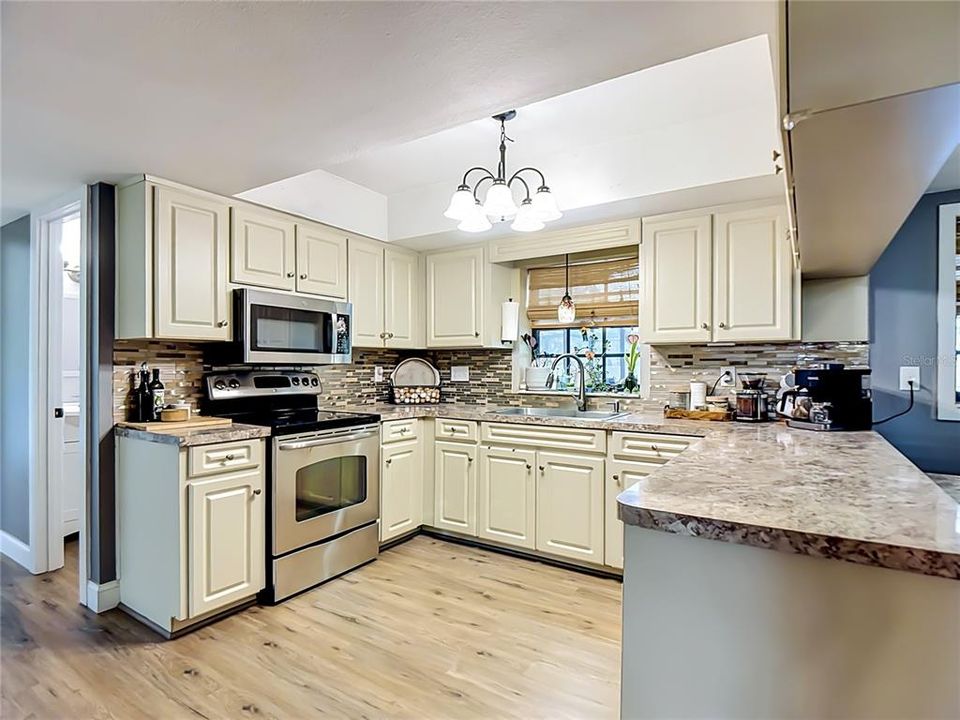 For Sale: $625,000 (4 beds, 3 baths, 2473 Square Feet)