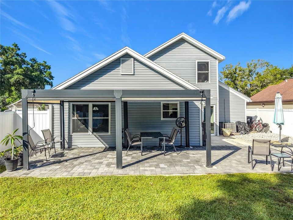 For Sale: $360,000 (3 beds, 2 baths, 1209 Square Feet)