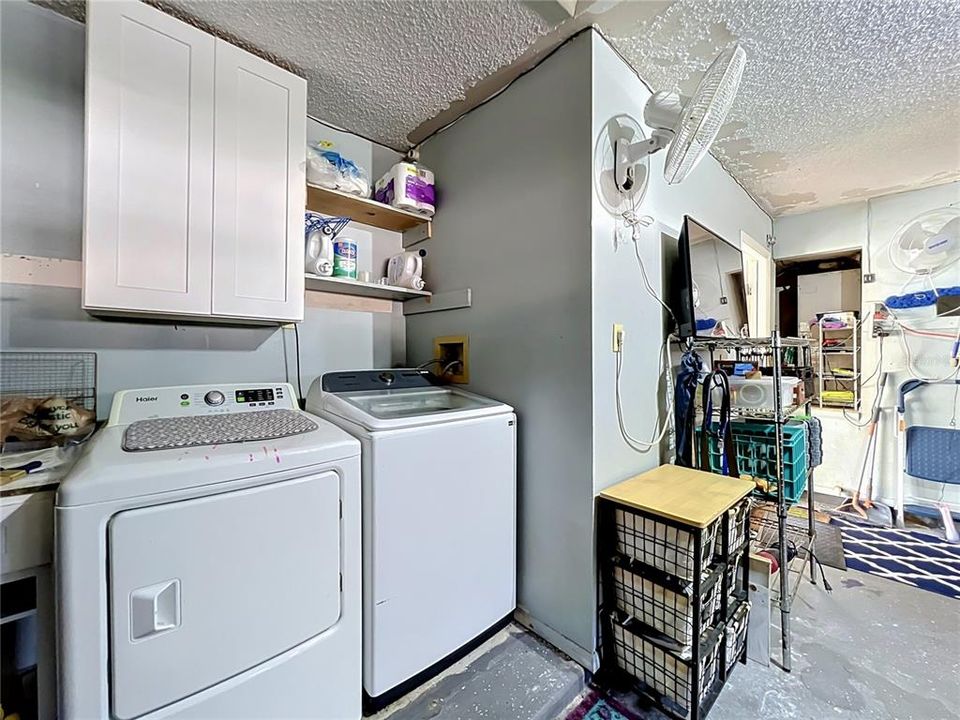 For Sale: $360,000 (3 beds, 2 baths, 1209 Square Feet)