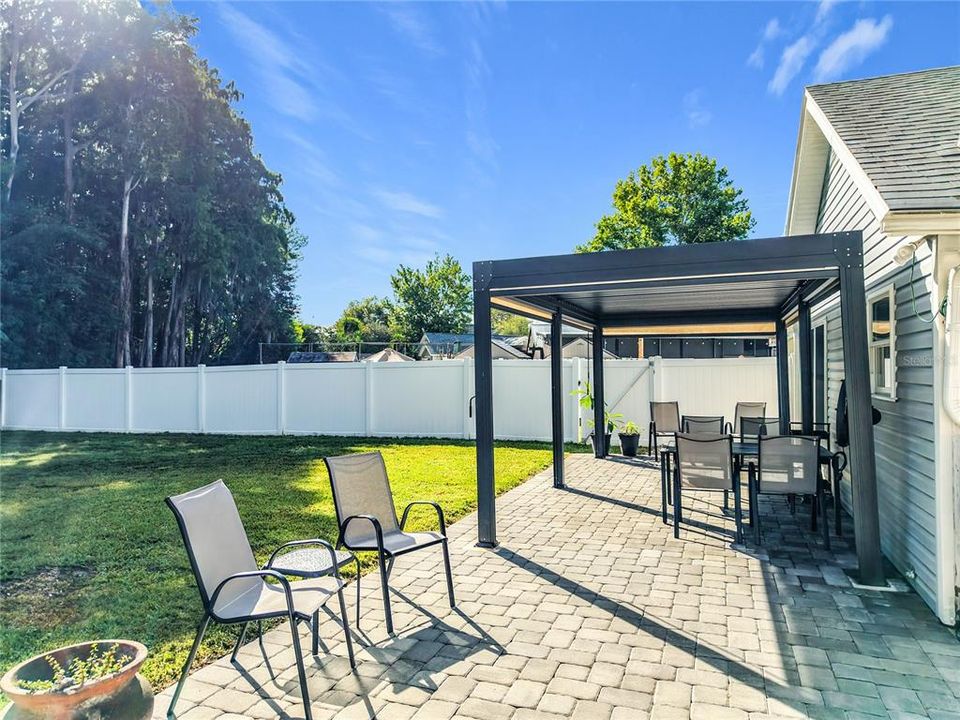 For Sale: $360,000 (3 beds, 2 baths, 1209 Square Feet)