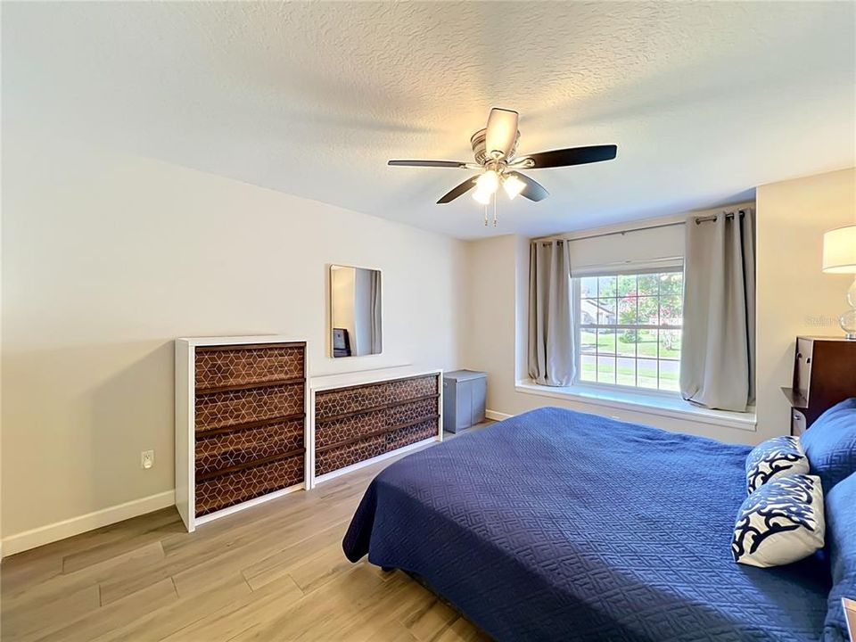 For Sale: $360,000 (3 beds, 2 baths, 1209 Square Feet)