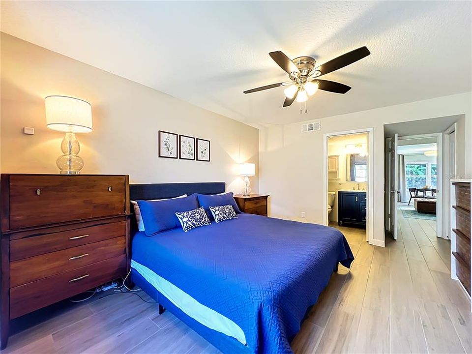 For Sale: $360,000 (3 beds, 2 baths, 1209 Square Feet)