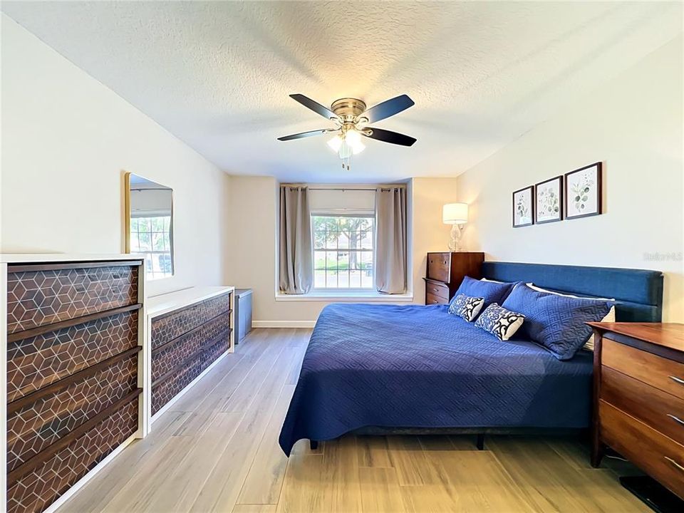 For Sale: $360,000 (3 beds, 2 baths, 1209 Square Feet)